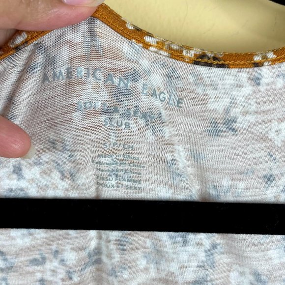 American Eagle Soft & Sexy Slub Yellow Floral Top - Picture 5 of 9